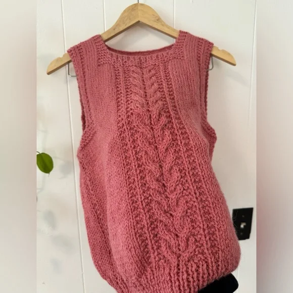 Vintage Hand-Knit Crocheted Pink Sweater Vest Size Small Cottagecore - Picture 3 of 5